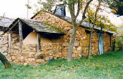 Casa con horno en Villar del Monte. Imagen de Raquel Alvarez. guiarte. Copyright