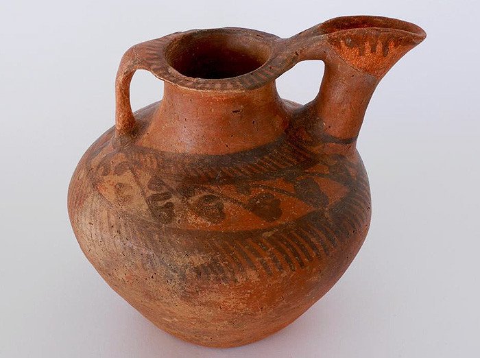 Jarrita con pitorro (600 a.C.). Foto de Víctor Cid (visorvideo.tv).