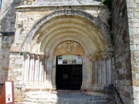 Puerta sur del templo de Nuest...