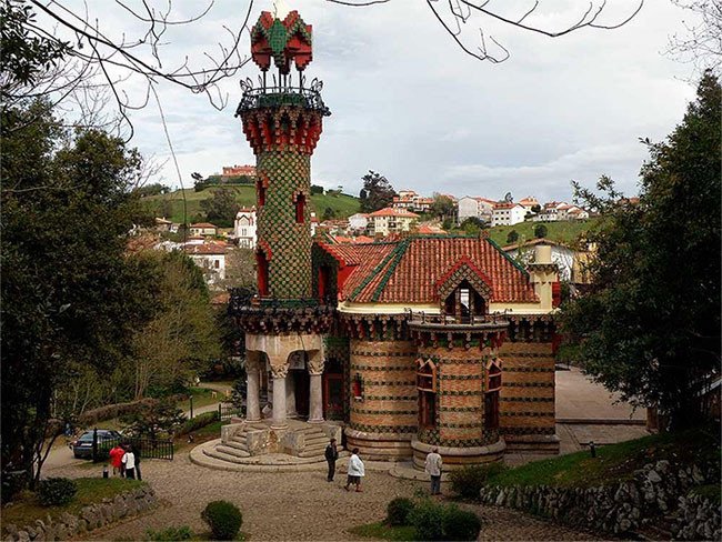 El Capricho, de Gaudí, uno de los atractivos principales de Comillas. Imagen de José Manuel Fernández Miranda, para Guiarte.com