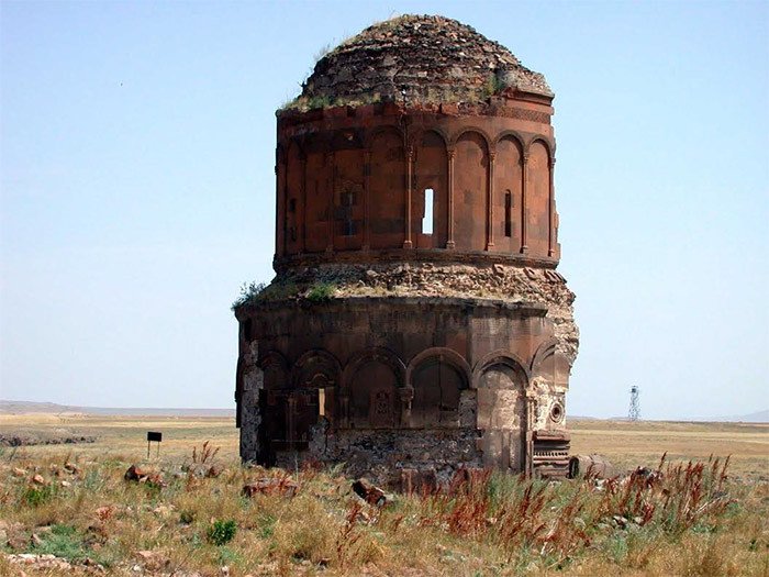Restos de la Iglesia del Redentor. © Fahriye Bayram/Unesco