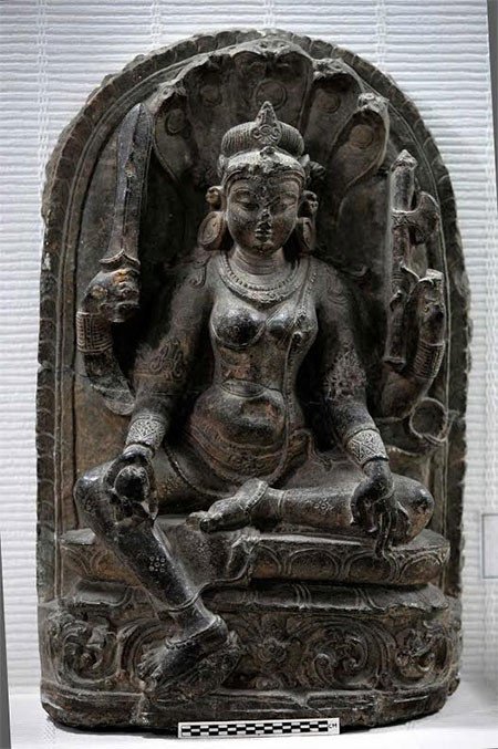 Escultura de piedra de la diosa Bageshwari, recuperada durante la excavación de Nalanda Mahavihara. © Rajneesh Raj/UNESCO