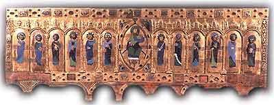 Frontal de Silos, en madera de roble recubierta de cobre dorado con esmaltes. Taller de Silos. 1150-1160. Museo de Burgos, España.