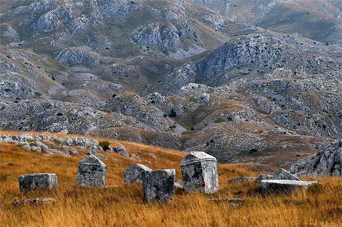 Necrópolis de Cengica Bara, Kalinovik, Bosnia y Herzegovina. © Adnan ahbaz/UNESCO