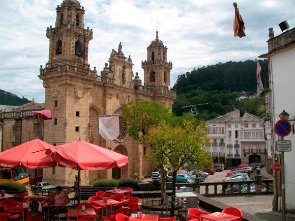 Catedral de Mondoñedo, una importante localidad del Camino del Norte. Imagen de Guiarte.com