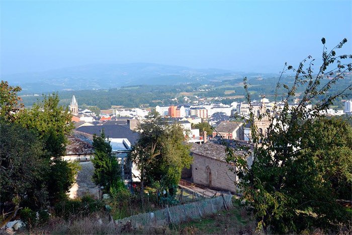 Imagen de Sarria (Lugo) desde la torre del antiguo castillo. Fotografía de Jose Holguera para Guiarte.com