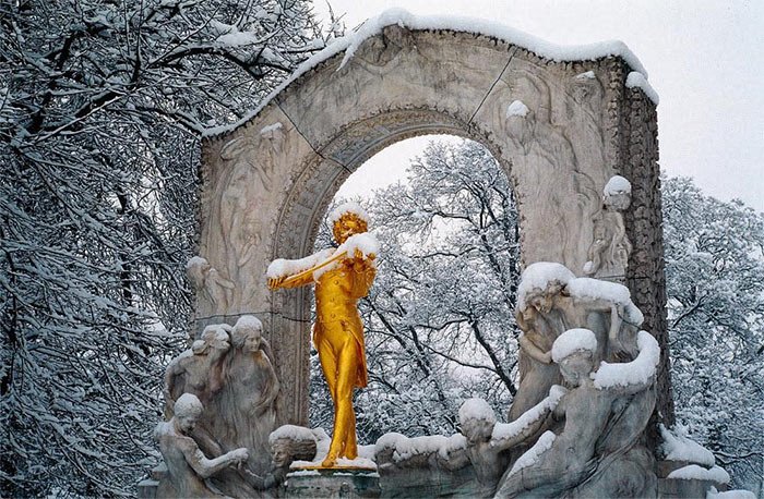 Estatua de Johann Strauss en Stadtpark. ©WienTourismus/Maxum
