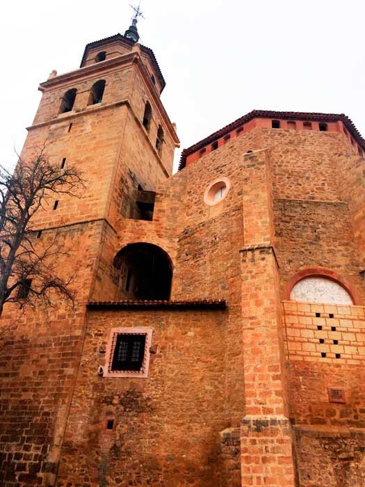 Albarracín. La imponente austeridad de la torre de la catedral . Imagen de Belén Molleda. Guiarte.com