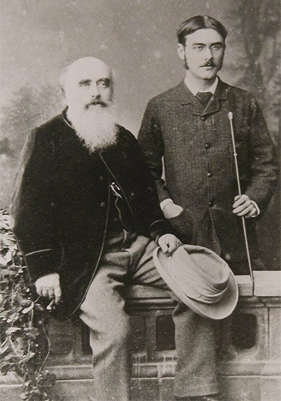 John Lockwood Kipling with his son Rudyard Kipling. 1882.