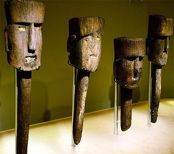 Máscaras elaboradas de madera de Cupapé. Foto: Héctor Montaño,  Instituto Nacional de Antropología e Historia (INAH)