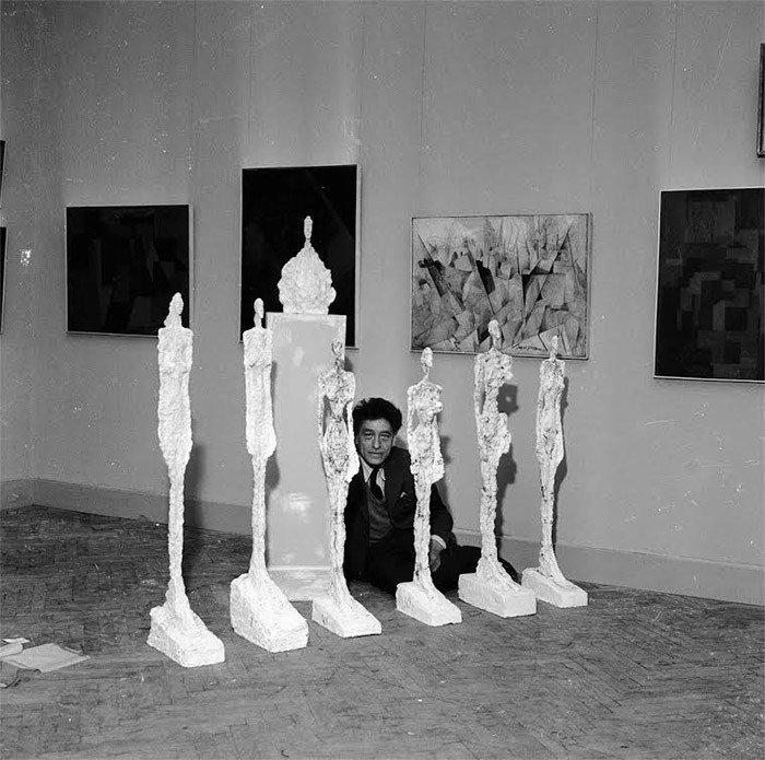 Alberto Giacometti y sus esculturas en la Bienal de Venecia, 1956. Archives of the Giacometti Foundation