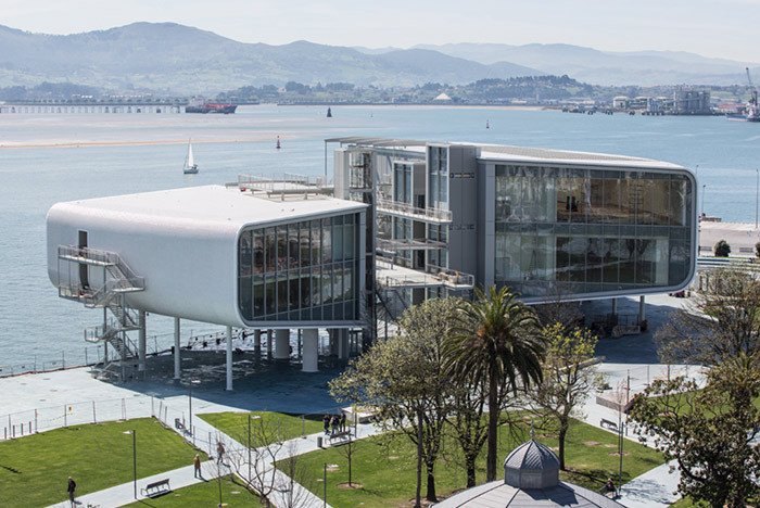 El nuevo centro de arte de la Fundación Botín aspira a formar parte del circuito internacional de centros de arte de primer nivel.