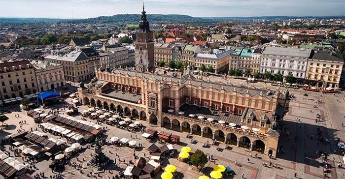 La plaza del Viejo Mercado de Cracovia. Imagen de P. Ostrowski/UNESCO