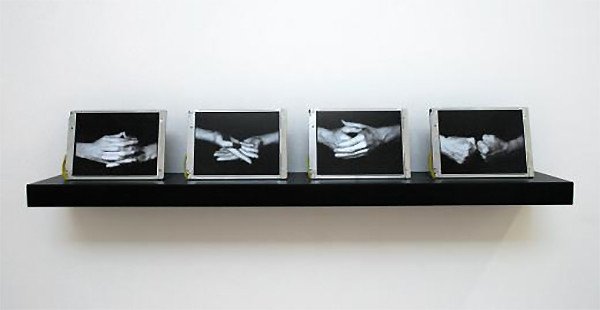 Cuatro manos (Four Hands). 2001. Políptico de vídeo en cuatro pantallas. Bill Viola.