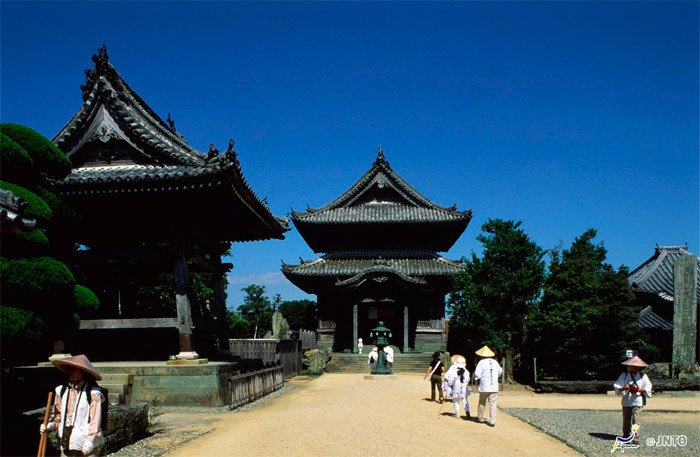 Templo Awa Kokubunji, uno de los 88 del Shikoku Henro.  Tokushima Prefecture/© JNTO