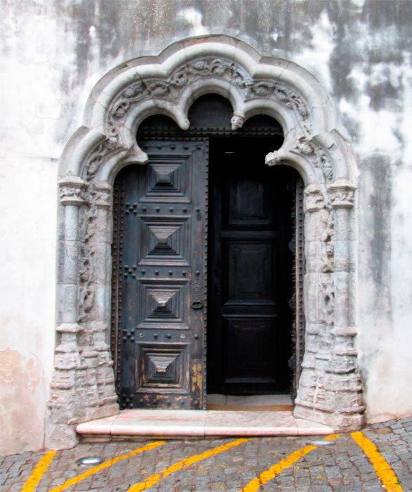 Puerta manuelina lateral en la catedral de Elvas. Guiarte.com 