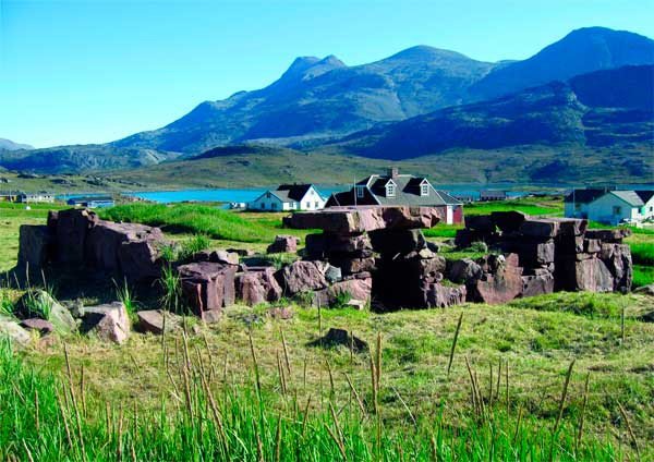 Ruinas de Igaliku, donde se hallaba el obispado medieval de Groenlandia © Greenland National Museum & Archives/ Georg Nyegaard/UNESCO