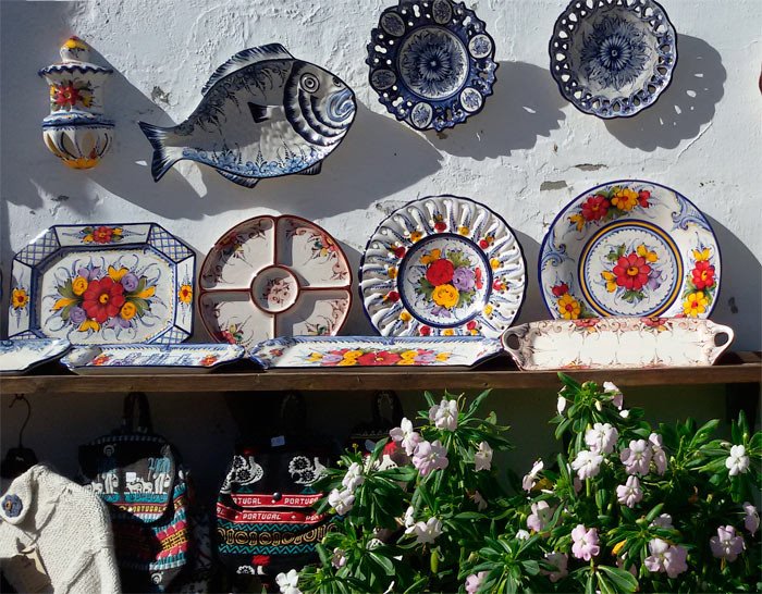 La Europa del sur clave en el alza del turismo mundial. Imagen de una tienda callejera en Obidos, Portugal. Fotografía de Guiarte.com