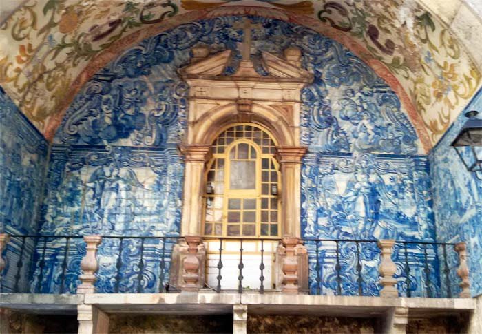 Óbidos, Portugal. Porta da Vila; azulejos. Imagen de Guiarte.com