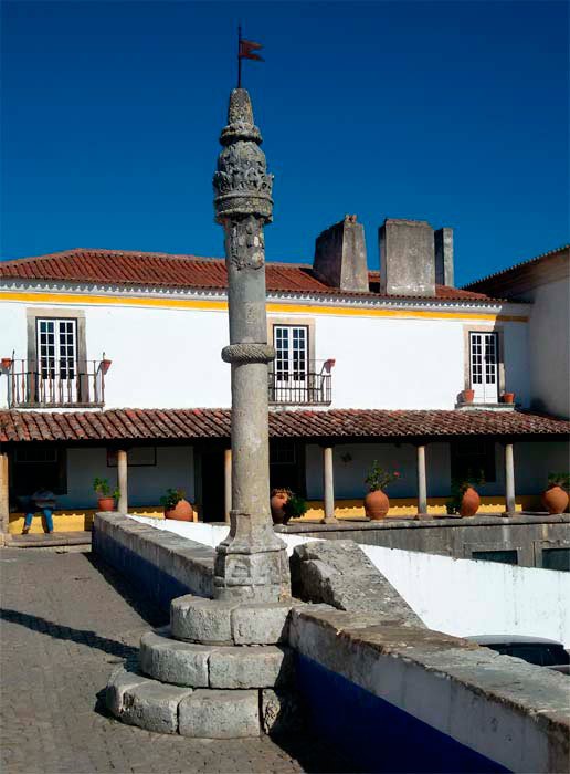 Óbidos: el pelouriño, o picota municipal. Imagen de Guiarte.com