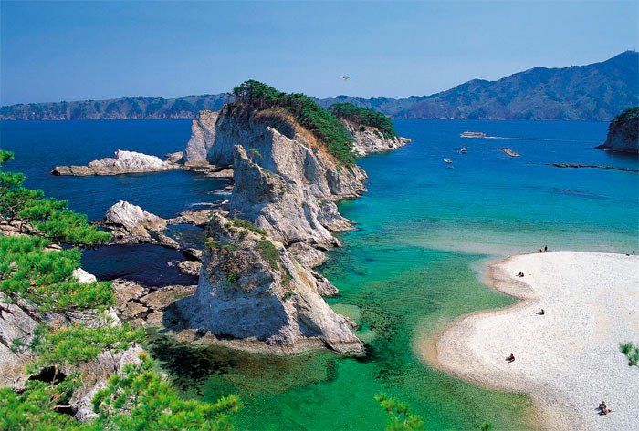 Playa de Jodogahama, uno de los grandiosos paisajes de la costa de Sanriku. Imajen Turismo de Japón