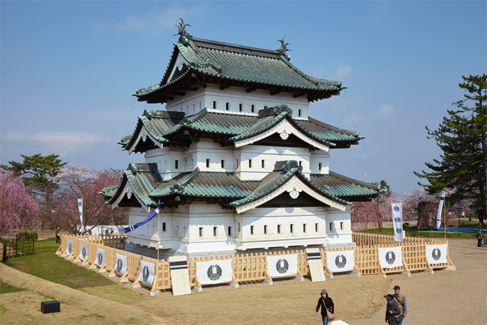 El Castillo de Hirosaki, en medio de un paisaje delicioso, especialmente en primavera. Imagen Turismo de Japón