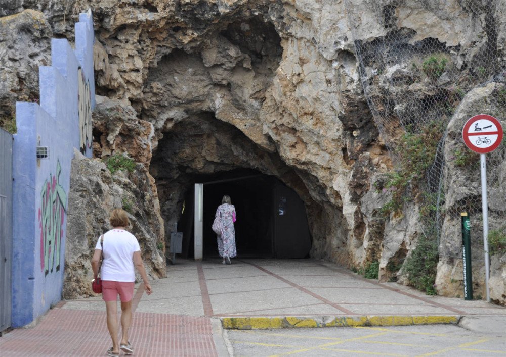 El Túnel de Denia es a la par un elemento de comunicación y un recinto que conecta con la historia y la personalidad de la urbe. Imagen de Guiarte.com