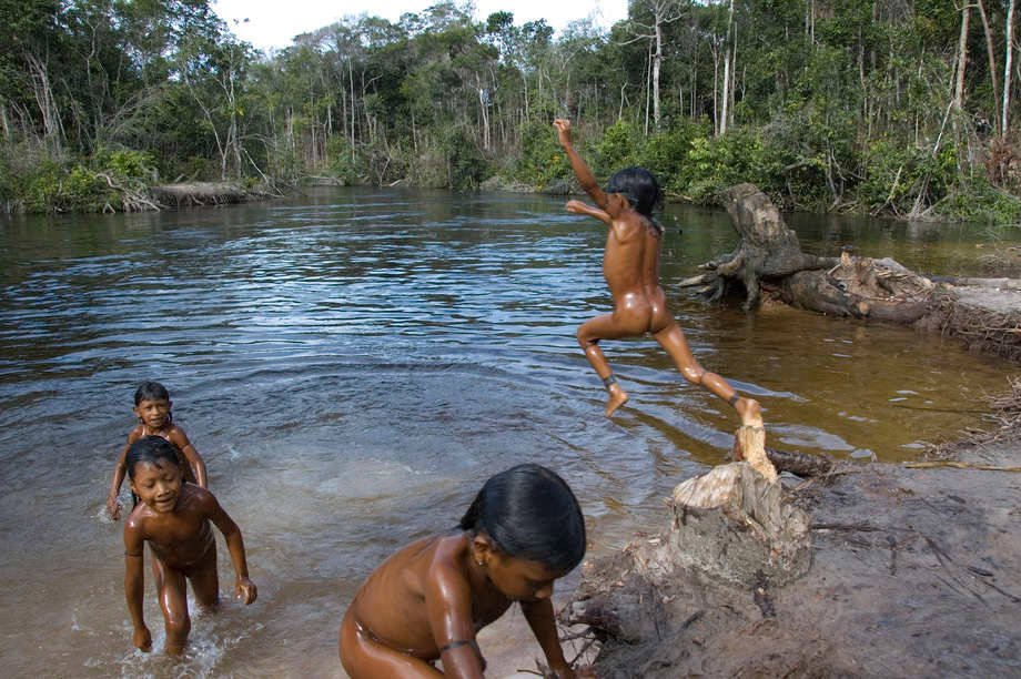 Futuro incierto. Los enawene nawes están padeciendo por la deforestación y la construcción de las presas hidroeléctricas. © Fiona Watson/Survival International