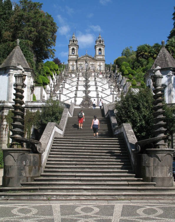 El Santuario del Buen Jesús del Monte, con su impresionante escalera barroca, en Braga, Portugal. Imagen Tomás Alvarez/Guiarte.com