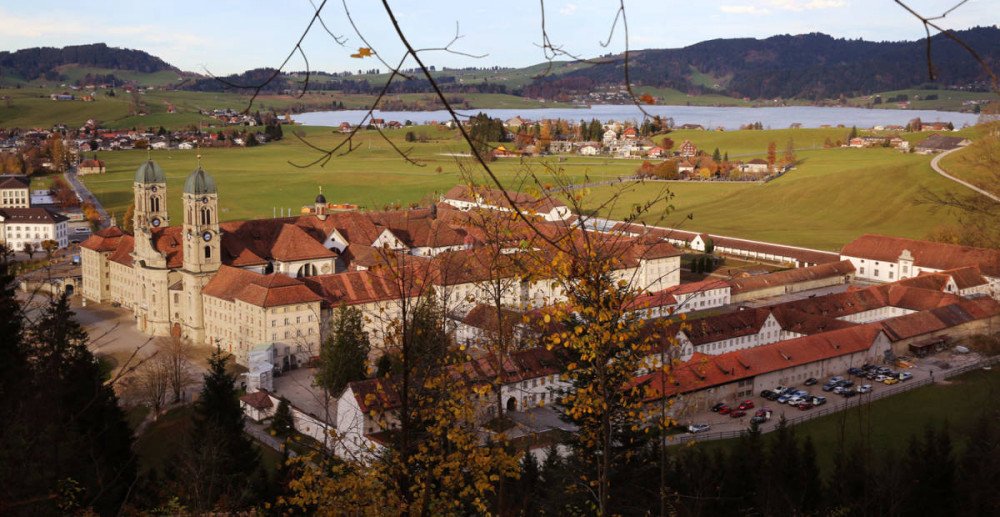 El inmenso monasterio de Einsiedeln es un centro religioso clave de Suiza. foto: Einsiedeln-Ybrig-Zürichsee AG