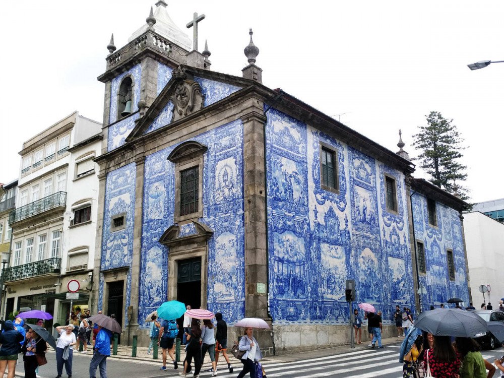 La capilla de las Ánimas o de Santa Catalina, en Oporto. Imagen de de J.M. Fernández Miranda. Guiarte.com