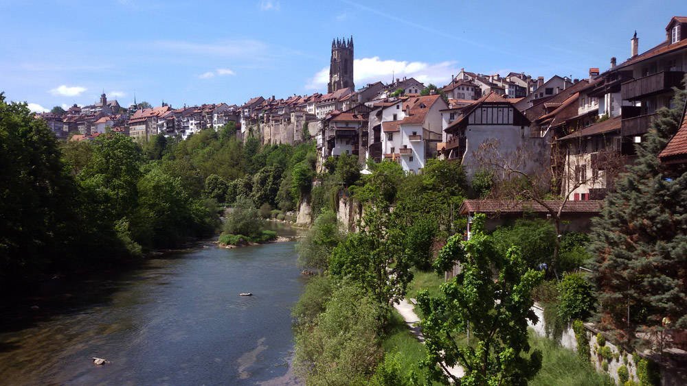 Friburgo, una de las ciudades suizas vinculadas al Camino de Santiago. Imagen de Guiarte.com