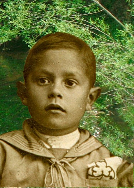 Eugenio de Nora, con cinco años de edad, cuando vivía con sus padres en Zacos, León. Imagen Asociación Rey Ordoño I.
