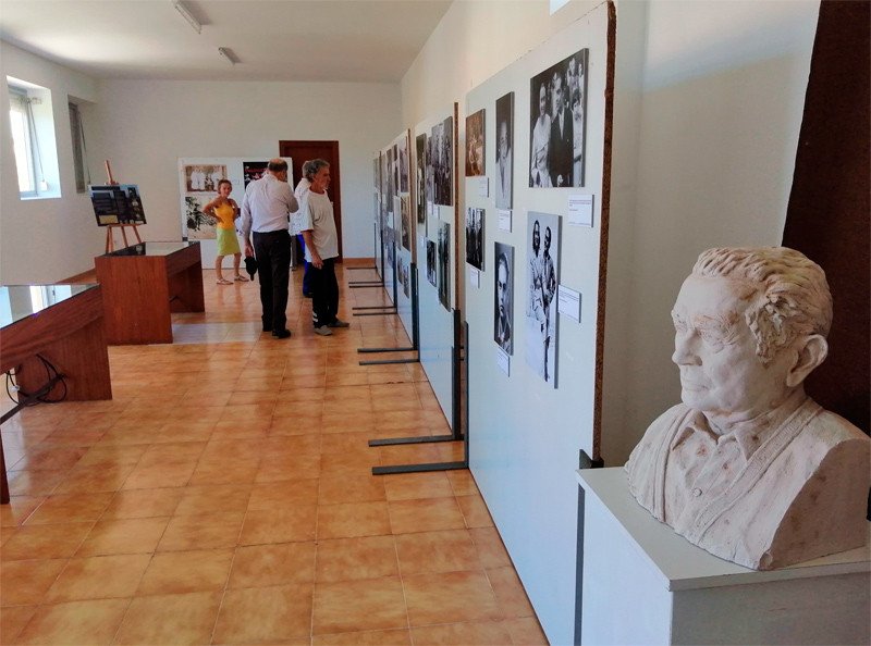 Imagen de Abre en Villamejil la Exposición del Centenario de Nora