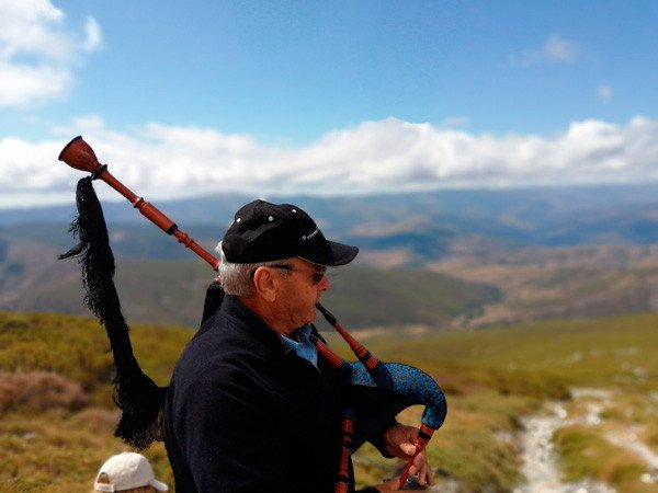 Música de gaita en las cumbres del Teleno,montaña sagrada de los astures