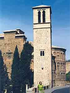 Toledo cuenta con multitud de templos donde se funden las influencias árabes y cristianas. El ladrillo es un material de construcción fundamental en la arquitectura local. Imagen de guiarte.com