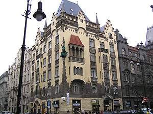 Edificio Modernista  de la calle Paristka