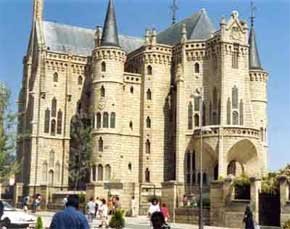 Palacio episcopal de Astorga, de Gaudí. Fotografía de guiarte.com