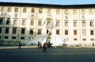 El palacio dei Cavalieri es la sede de la Universidad de Pisa. guiarte.com. Copyright