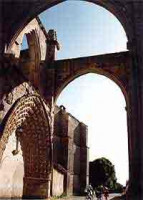 Las ruinas de San Antón, cerca...