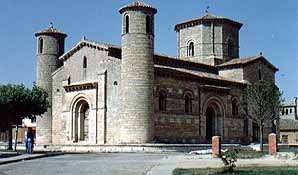 Fromista tiene la iglesia románica más coqueta del Camino. Foto guiarte.