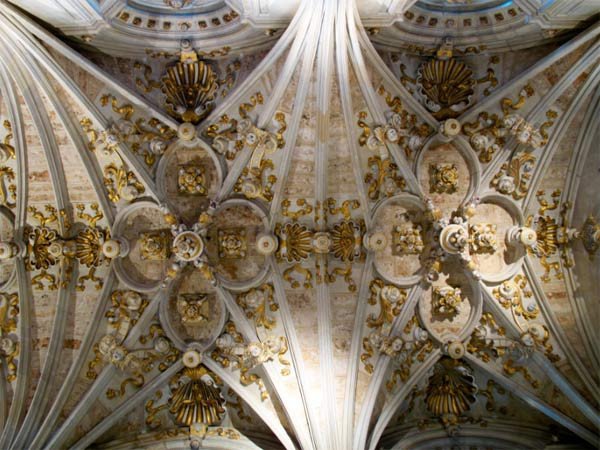 Bellísima techumbre de la sacristía de San Marcos de León, monumento renacentista. guiarte,com