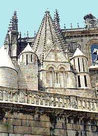 La catedral de Plasencia aúna elementos románicos y góticos. Foto guiarte