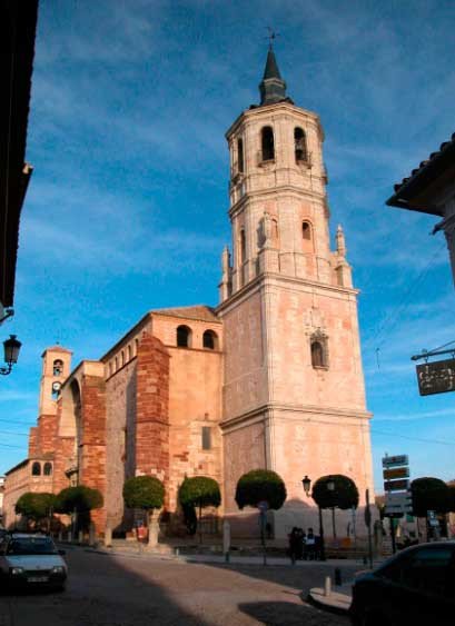 La magnífica torre de Santa Catalina, en La Solana. guiarte.com. Copyright