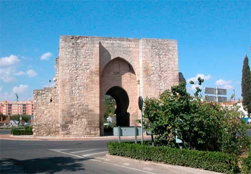 Un detalle de las defensas medievales de Ciudad Real. guiarte.com. Copyright