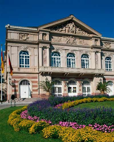 Una burguesía adinerada ha hecho que Baden-Baden tenga excelentes dotaciones, como el Teatro. Imagen Turismo Alemán: Joachim Messerschmidt