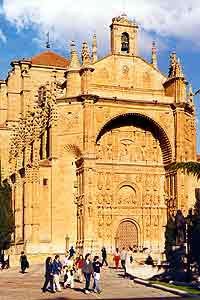 San Esteban es uno de los más bellos edificios de Salamanca. Foto guiarte