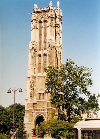 Torre de St-Jacques, en París, punto de arranque de los viajeros a Compostela. Foto guiarte