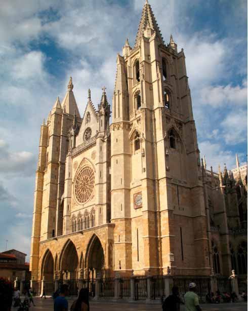 La magnífica catedral gótica de Santa María, en León. Imagen de guiarte.com