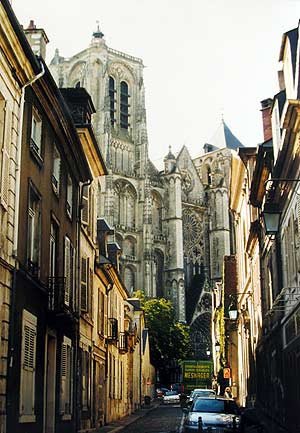 La catedral domina el ámbito urbano de Bourges. Foto guiarte. Copyright